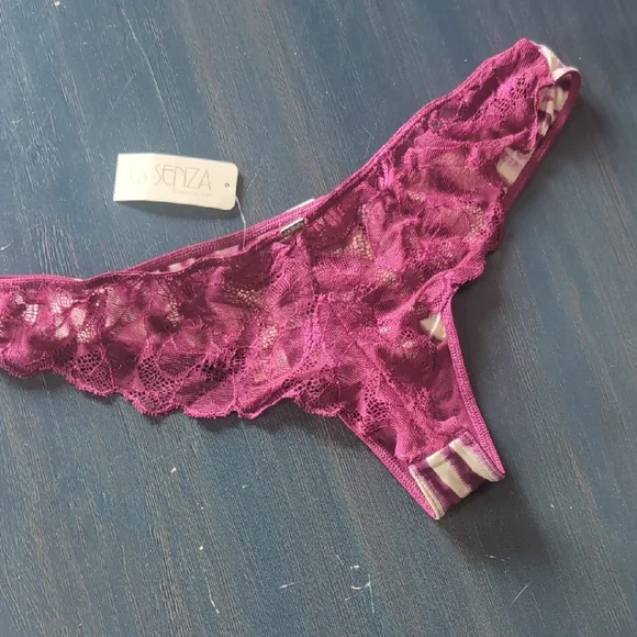 La Senza Luxe Sexy Purple and White Zebra Print Lace Thong - Picture 2 of 2